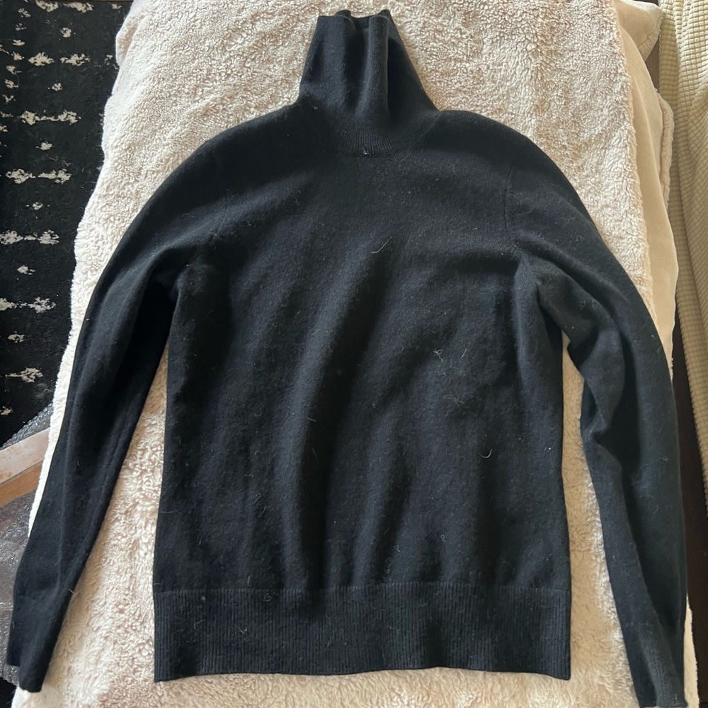 Lands’ End black turtle neck sweater